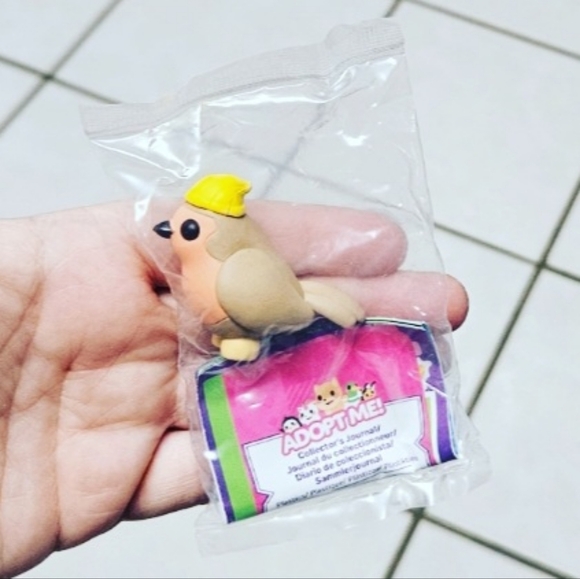 2024 Adopt Me! Mystery Pets Series 3 Common Robin - Picture 3 of 7